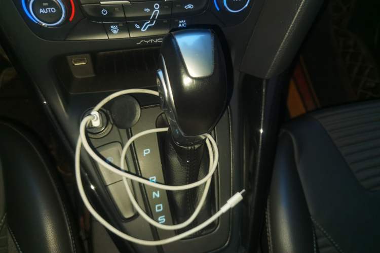 Used Ford Focus 2017 Sedan EcoBoost 180 Automatic Elite Model Gear Lever