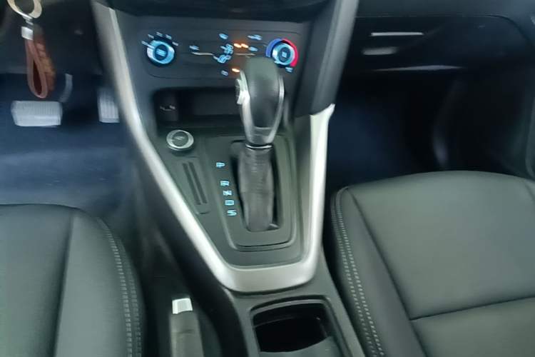 Used Ford Focus 2017 Hatchback 1.6L Automatic Comfort Plus SmartDrive Edition Gear Lever