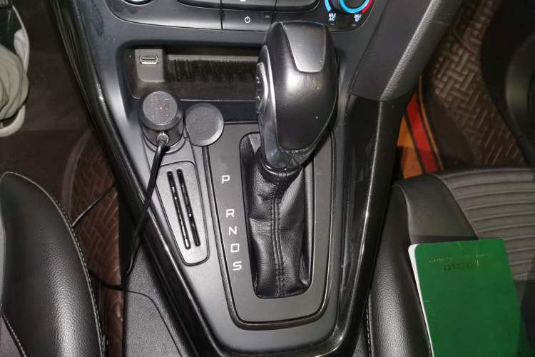 Used Ford Focus 2017 Hatchback 1.6L Automatic Fashion Edition Smart Drive Version Gear Lever