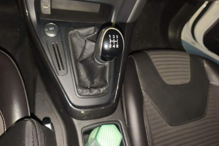 Used Ford Focus 2017 Sedan 1.6L Manual Fashion Edition Smart Drive Version Gear Lever