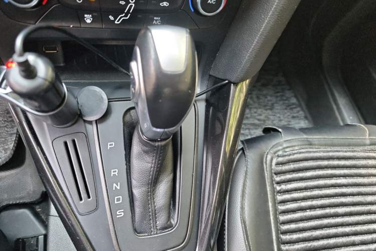Used Ford Focus 2017 Sedan 1.6L Automatic Fashion Edition Smart Drive Version Gear Lever