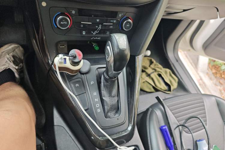 Used Ford Focus 2017 Sedan EcoBoost 180 Automatic Elite Model Gear Lever