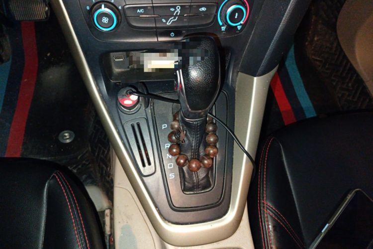 Used Ford Focus 2017 Sedan 1.6L Automatic Comfort Plus SmartDrive Edition Gear Lever