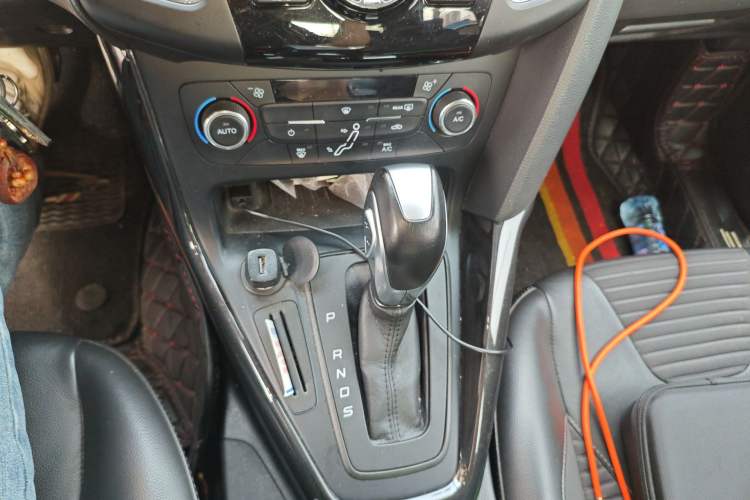 Used Ford Focus 2017 Sedan 1.6L Automatic Fashion Edition Smart Drive Version Gear Lever