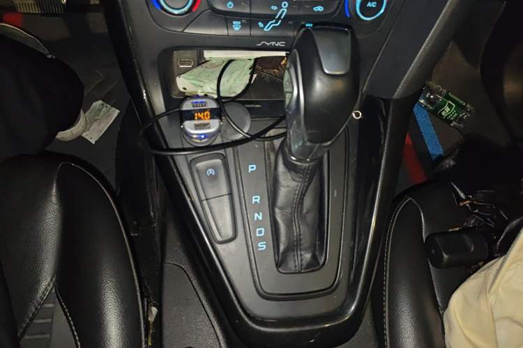 Used Ford Focus 2017 Sedan EcoBoost 180 Automatic Elite Model Gear Lever