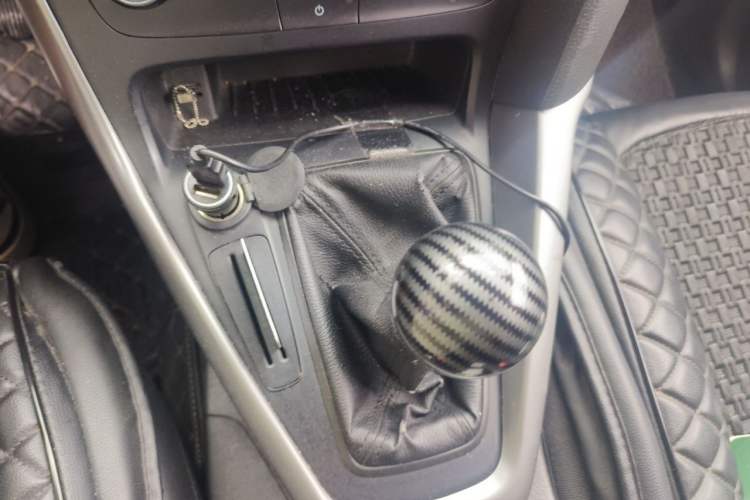 Used Ford Focus 2017 Hatchback 1.6L Manual Comfort Plus SmartDrive Edition Gear Lever