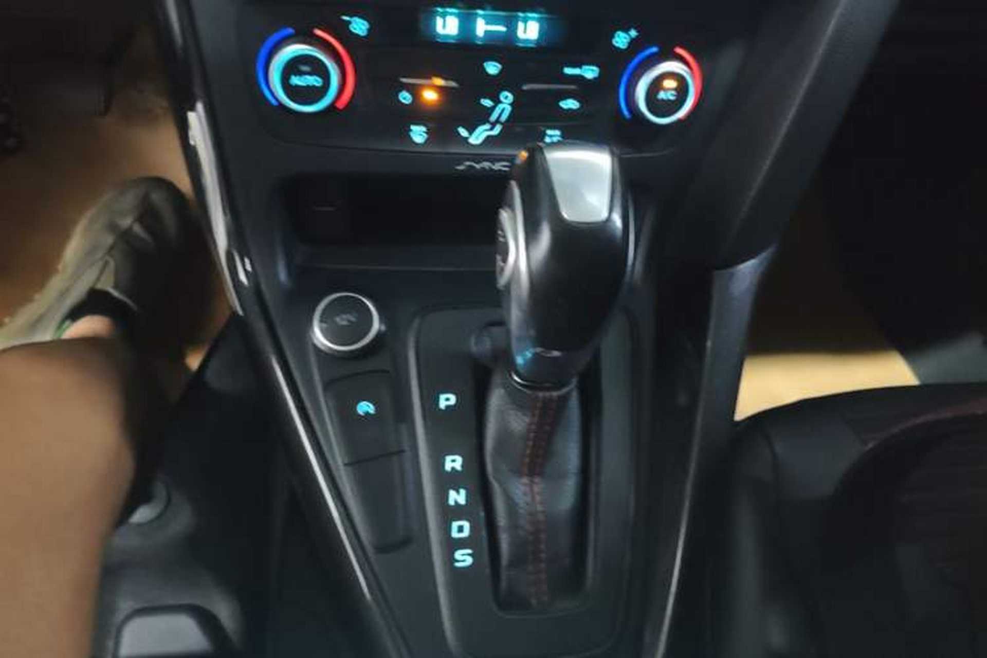 Used Ford Focus 2017 1.5T CTCC White and Black Limited Edition Gear Lever