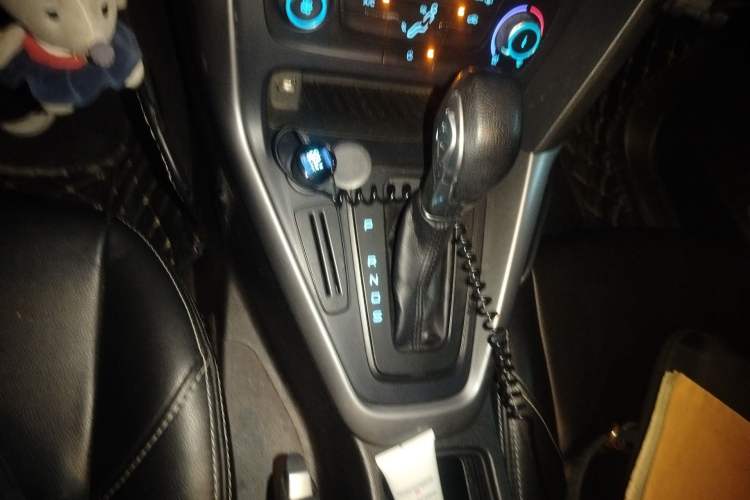Used Ford Focus 2017 Hatchback 1.6L Automatic Comfort Plus SmartDrive Edition Gear Lever