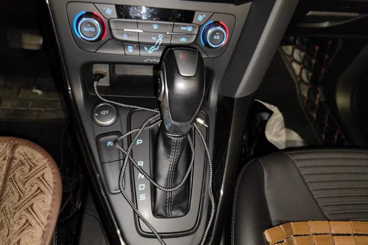 Used Ford Focus 2017 Sedan EcoBoost 180 Automatic Elite Model Gear Lever