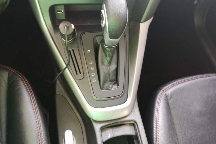 Used Ford Focus 2017 Hatchback 1.6L Automatic Comfort Plus SmartDrive Edition Gear Lever