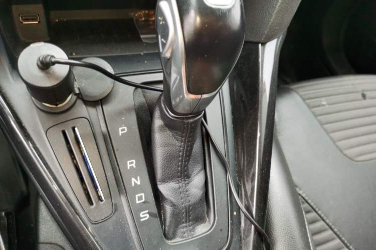Used Ford Focus 2017 Sedan 1.6L Automatic Fashion Edition Smart Drive Version Gear Lever
