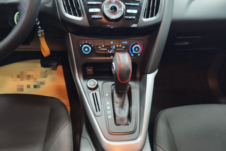 Used Ford Focus 2017 Hatchback 1.6L Automatic Comfort Plus SmartDrive Edition Gear Lever