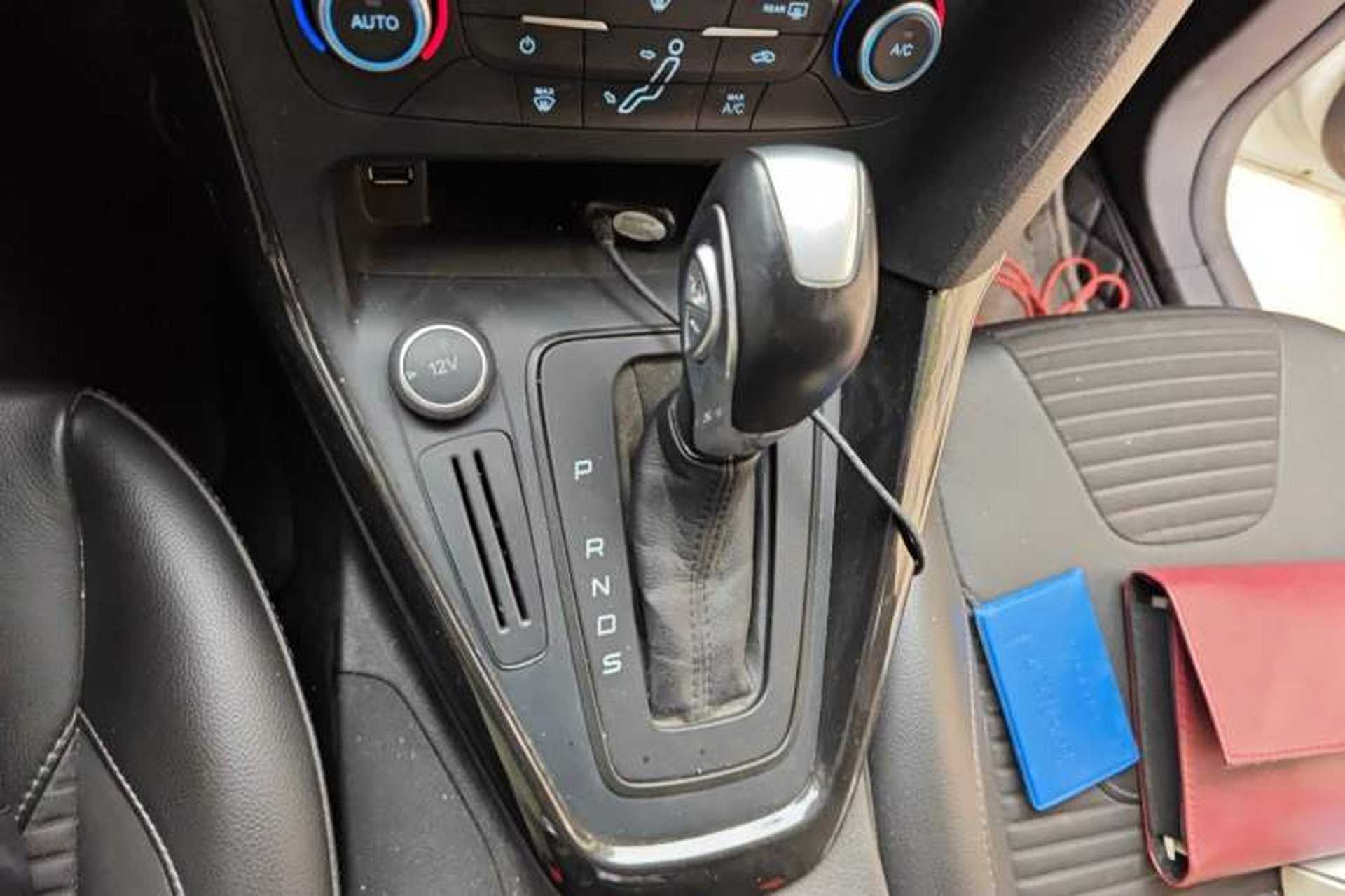 Used Ford Focus 2017 Sedan 1.6L Automatic Fashion Edition Smart Drive Version Gear Lever