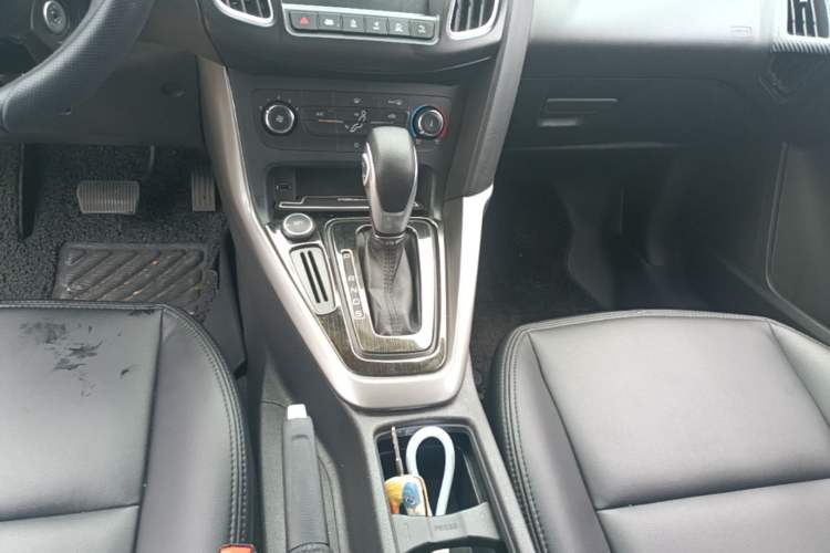 Used Ford Focus 2017 Hatchback 1.6L Automatic Comfort Plus SmartDrive Edition Gear Lever