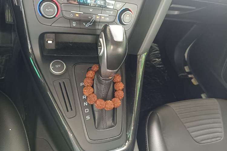 Used Ford Focus 2017 Hatchback 1.6L Automatic Fashion Edition Smart Drive Version Gear Lever
