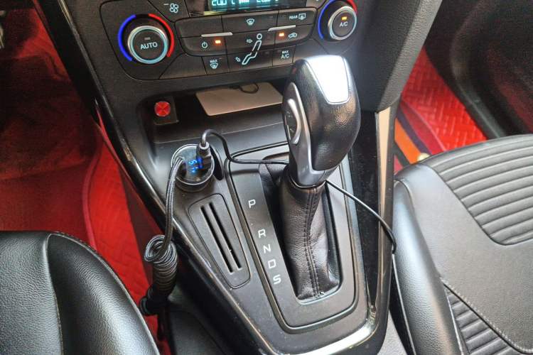 Used Ford Focus 2017 Sedan 1.6L Automatic Fashion Edition Smart Drive Version Gear Lever