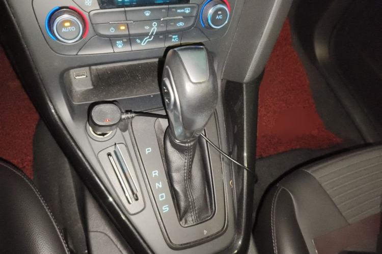 Used Ford Focus 2017 Hatchback 1.6L Automatic Fashion Edition Smart Drive Version Gear Lever