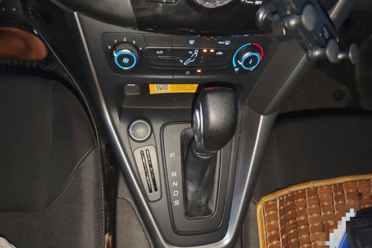 Used Ford Focus 2017 Hatchback 1.6L Automatic Comfort Plus SmartDrive Edition Gear Lever