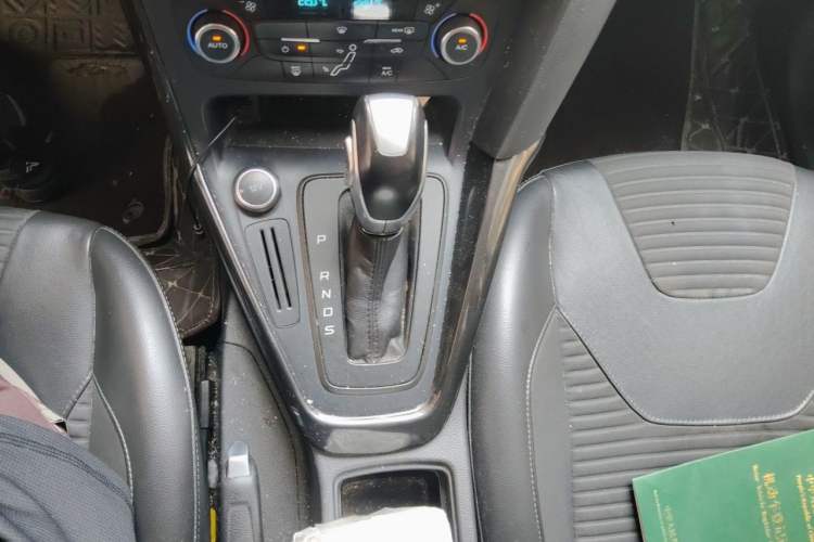 Used Ford Focus 2017 Sedan 1.6L Automatic Fashion Edition Smart Drive Version Gear Lever