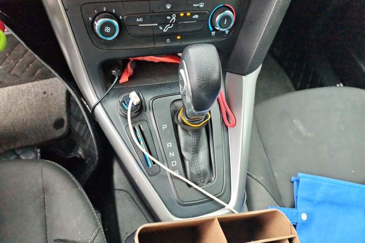 Used Ford Focus 2017 Hatchback 1.6L Automatic Comfort Plus SmartDrive Edition Gear Lever