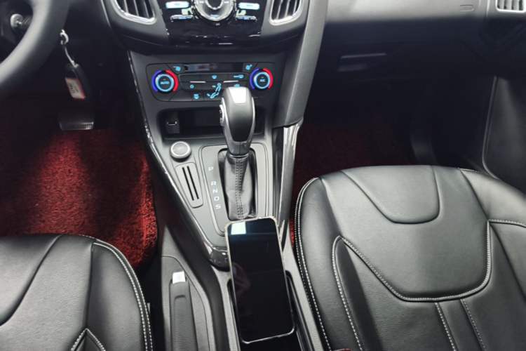 Used Ford Focus 2017 Sedan 1.6L Automatic Fashion Edition Smart Drive Version Gear Lever