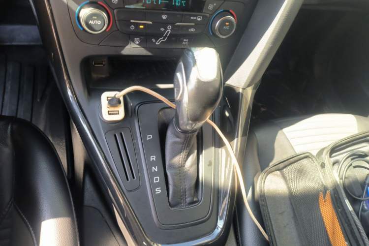 Used Ford Focus 2017 Sedan 1.6L Automatic Fashion Edition Smart Drive Version Gear Lever