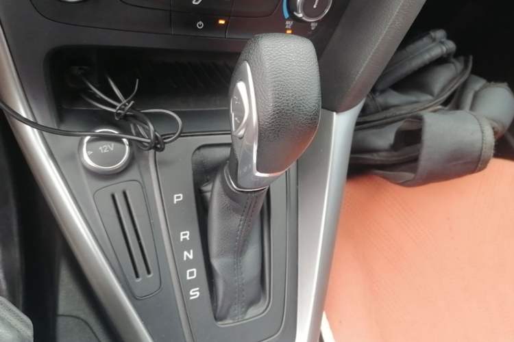 Used Ford Focus 2017 Hatchback 1.6L Automatic Comfort Plus SmartDrive Edition Gear Lever
