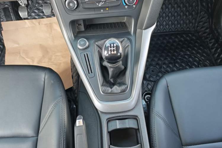 Used Ford Focus 2017 Hatchback 1.6L Manual Comfort Plus SmartDrive Edition Gear Lever