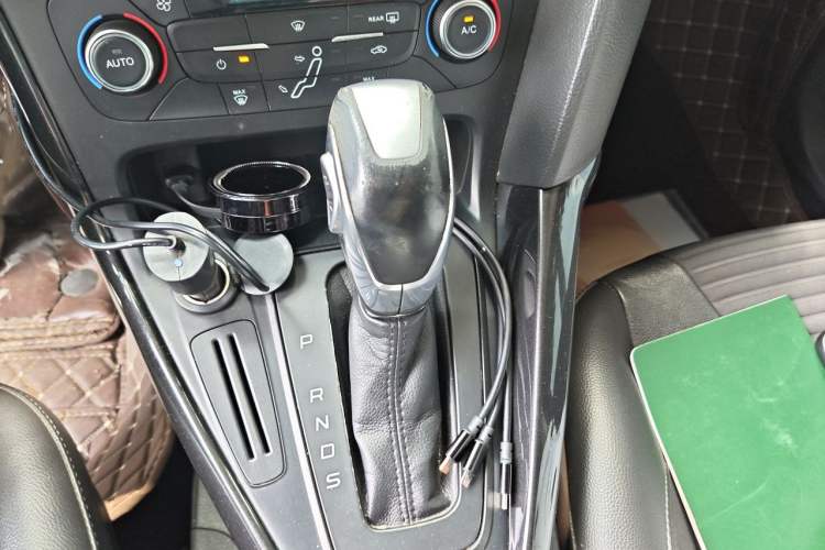 Used Ford Focus 2017 Sedan 1.6L Automatic Fashion Edition Smart Drive Version Gear Lever