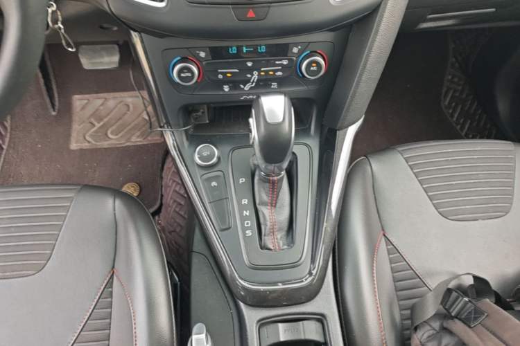 Used Ford Focus 2017 1.5T CTCC White and Black Limited Edition Gear Lever