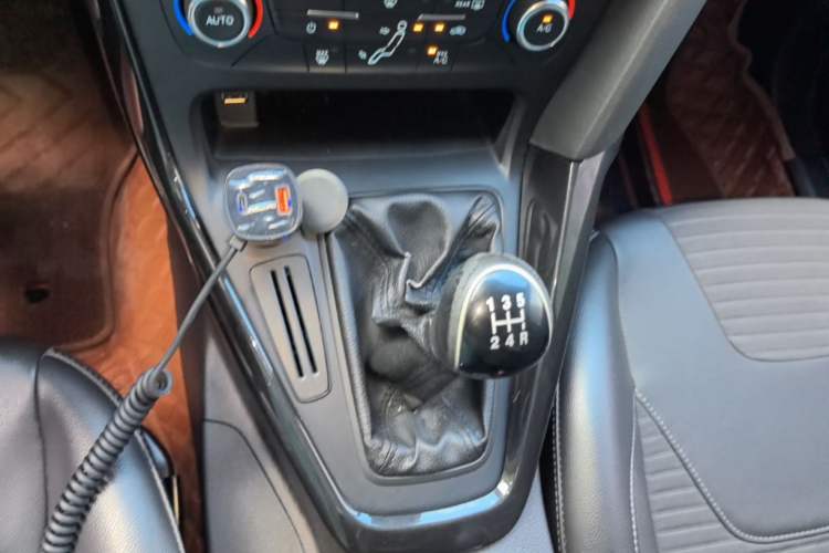 Used Ford Focus 2017 Sedan 1.6L Manual Fashion Edition Smart Drive Version Gear Lever