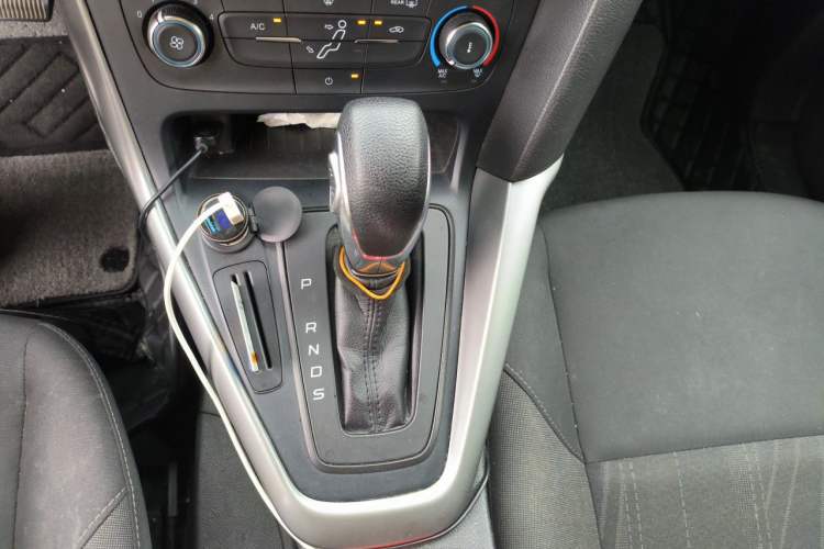 Used Ford Focus 2017 Hatchback 1.6L Automatic Comfort Plus SmartDrive Edition Gear Lever