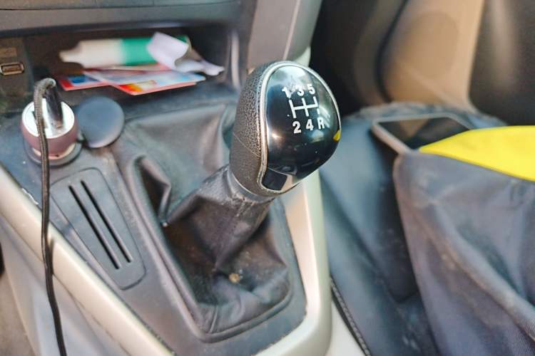 Used Ford Focus 2017 Sedan 1.6L Manual Comfort Plus SmartDrive Edition Gear Lever