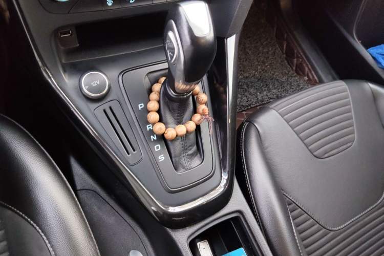 Used Ford Focus 2017 Hatchback 1.6L Automatic Fashion Edition Smart Drive Version Gear Lever