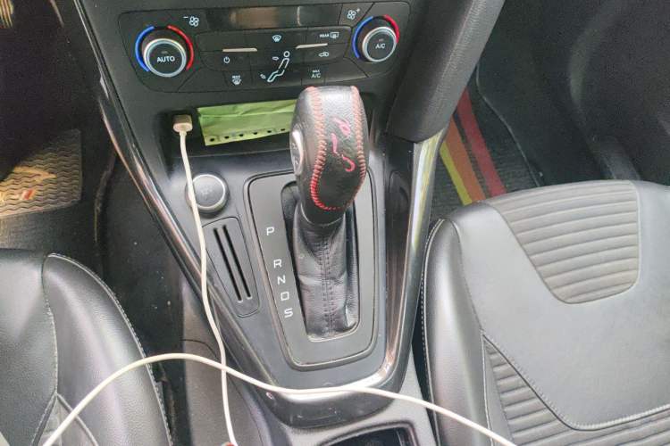 Used Ford Focus 2017 Hatchback 1.6L Automatic Fashion Edition Smart Drive Version Gear Lever