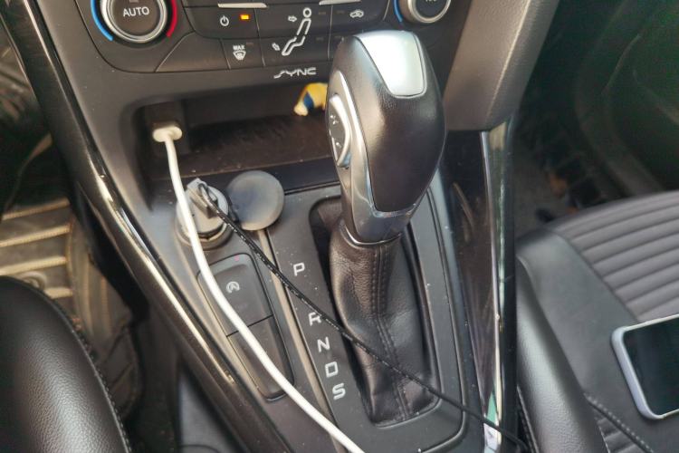 Used Ford Focus 2017 Hatchback EcoBoost 180 Automatic Elite Model Gear Lever