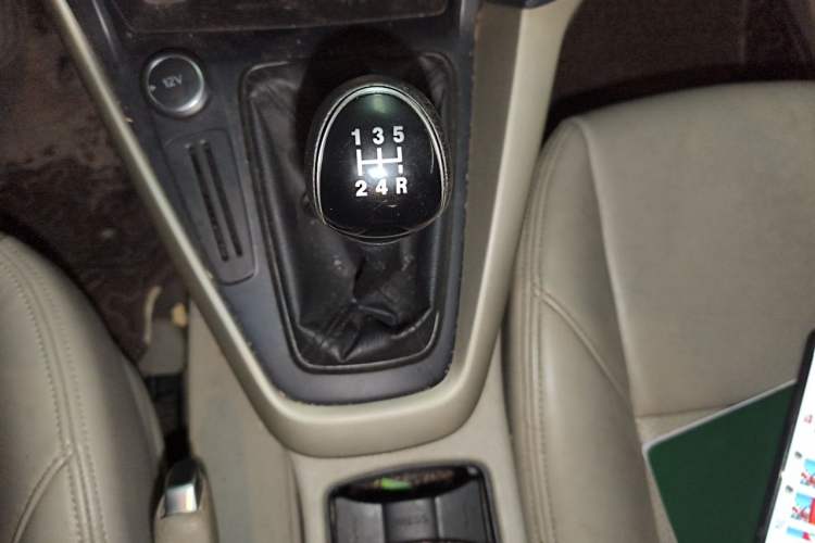 Used Ford Focus 2017 Sedan 1.6L Manual Comfort Plus SmartDrive Edition Gear Lever