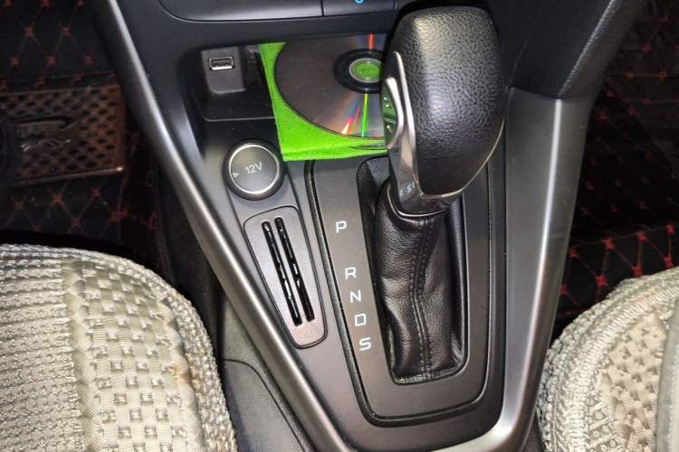 Used Ford Focus 2017 Hatchback 1.6L Automatic Comfort Plus SmartDrive Edition Gear Lever