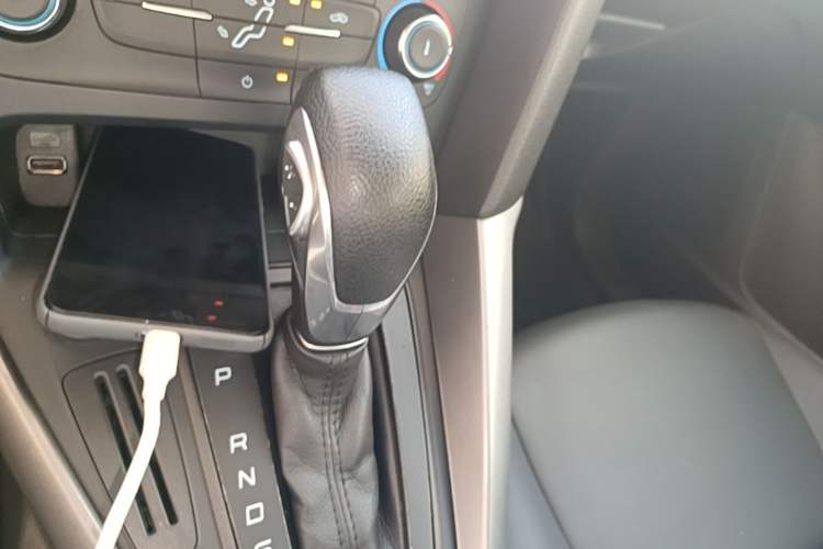 Used Ford Focus 2017 Hatchback 1.6L Automatic Comfort Plus SmartDrive Edition Gear Lever
