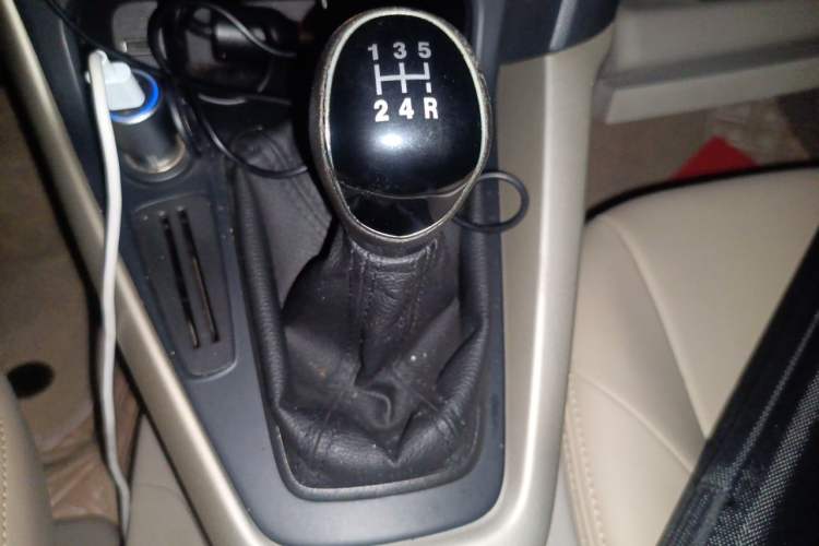 Used Ford Focus 2017 Sedan 1.6L Manual Comfort Plus SmartDrive Edition Gear Lever