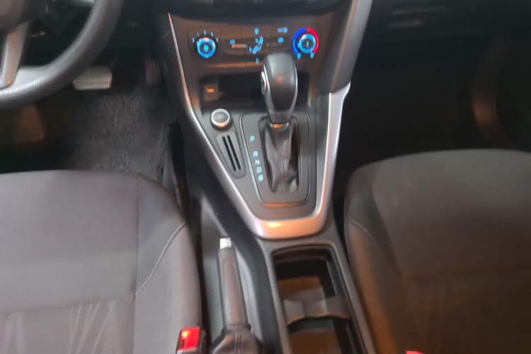 Used Ford Focus 2017 Hatchback 1.6L Automatic Comfort Plus SmartDrive Edition Gear Lever
