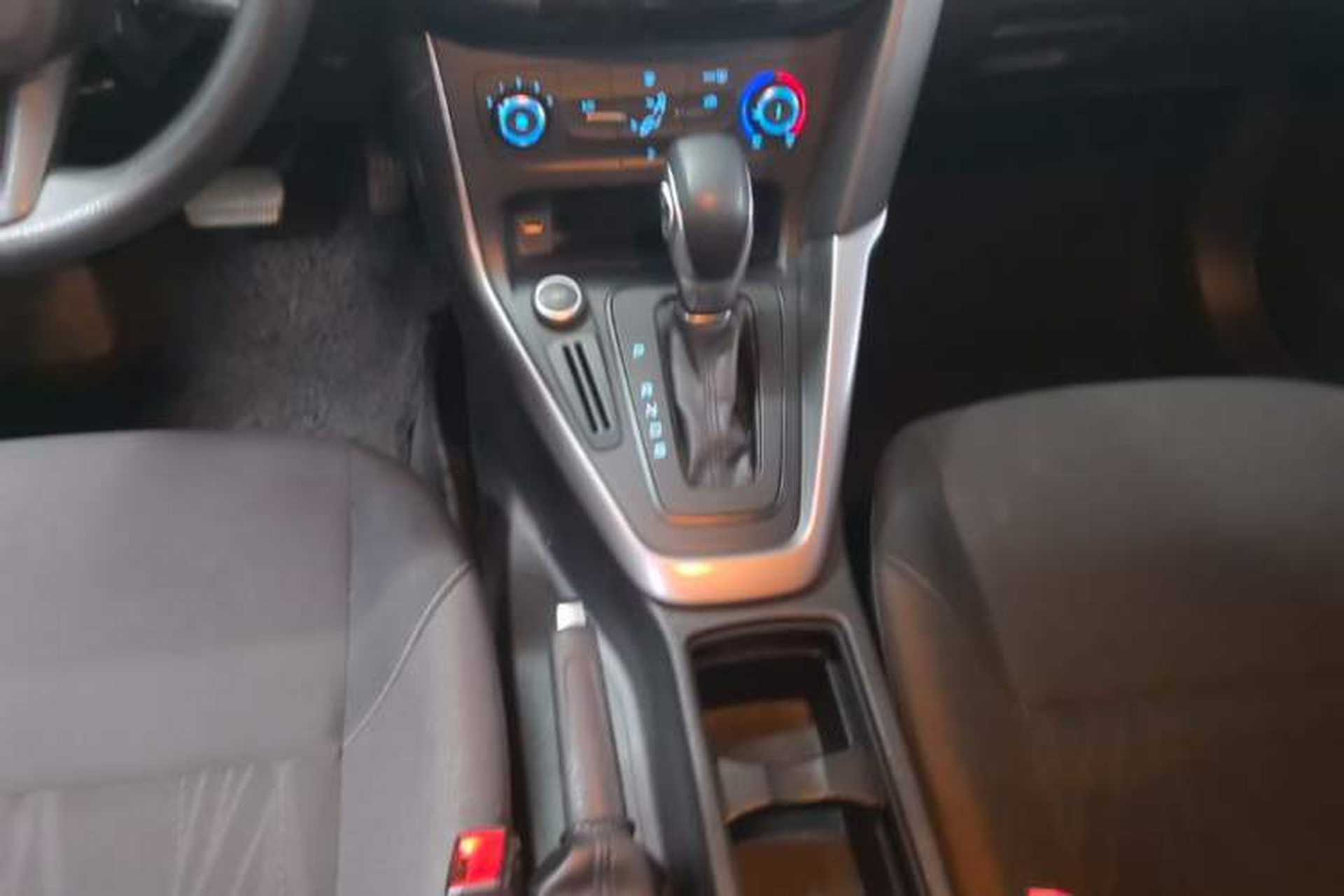 Used Ford Focus 2017 Hatchback 1.6L Automatic Comfort Plus SmartDrive Edition Gear Lever