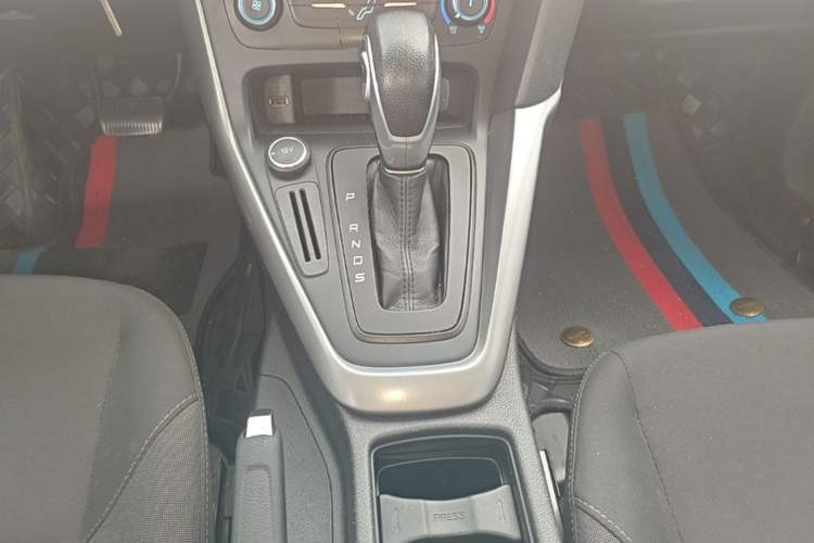 Used Ford Focus 2017 Hatchback 1.6L Automatic Comfort Plus SmartDrive Edition Gear Lever