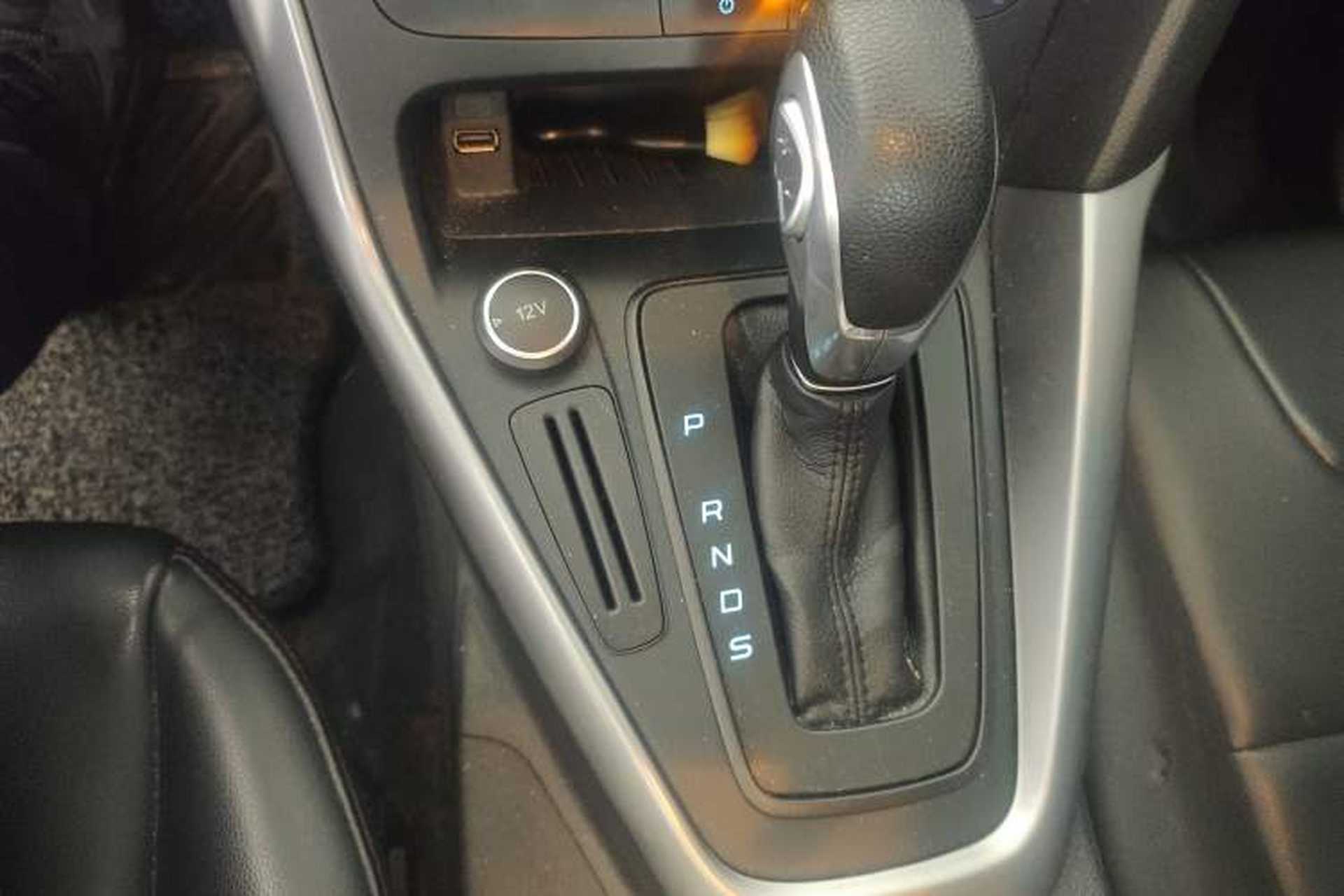 Used Ford Focus 2017 Hatchback 1.6L Automatic Comfort Plus SmartDrive Edition Gear Lever