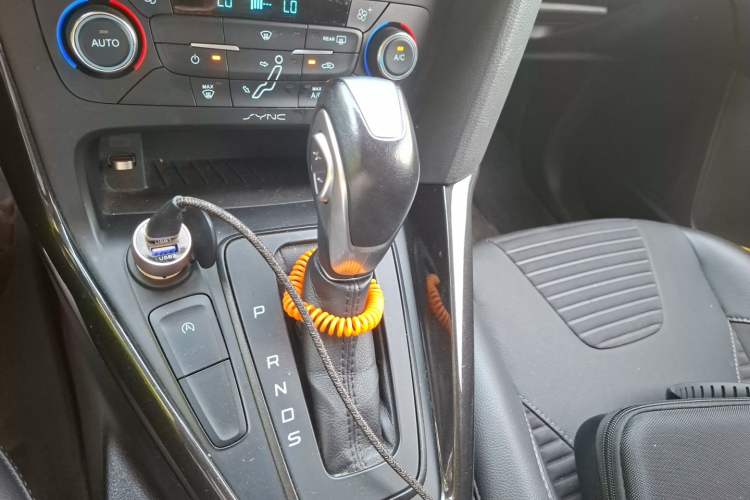 Used Ford Focus 2017 Sedan EcoBoost 180 Automatic Elite Model Gear Lever