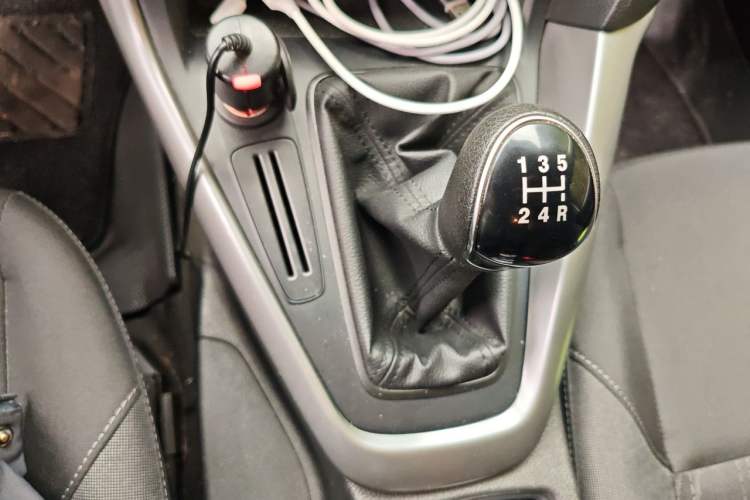 Used Ford Focus 2017 Hatchback 1.6L Manual Comfort Plus SmartDrive Edition Gear Lever