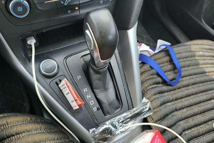 Used Ford Focus 2017 Hatchback 1.6L Automatic Comfort Plus SmartDrive Edition Gear Lever