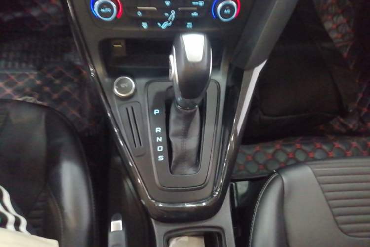 Used Ford Focus 2017 Sedan 1.6L Automatic Fashion Edition Smart Drive Version Gear Lever