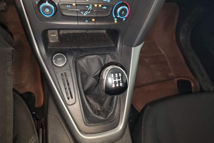 Used Ford Focus 2017 Hatchback 1.6L Manual Comfort Plus SmartDrive Edition Gear Lever