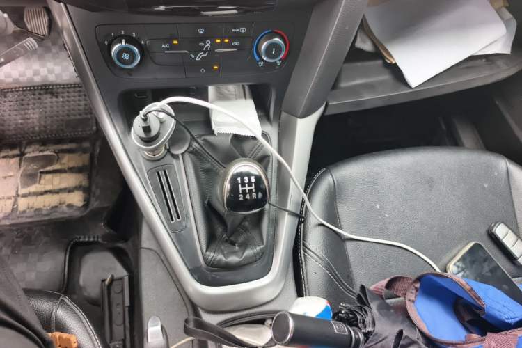 Used Ford Focus 2017 Hatchback 1.6L Manual Comfort Plus SmartDrive Edition Gear Lever